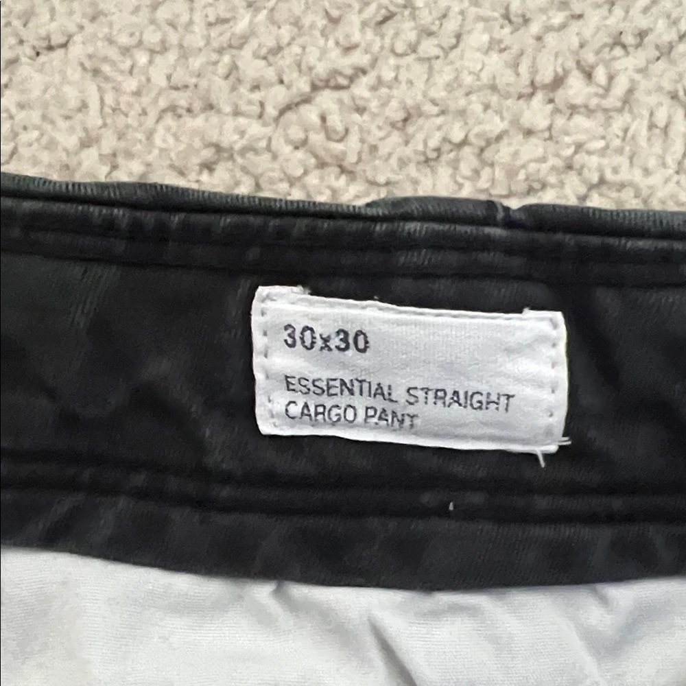 GAP Black Cargo Pants for Men - Picture 2 of 4
